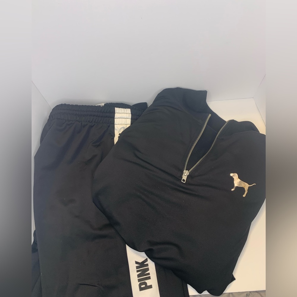 Track suit - Picture 2 of 3